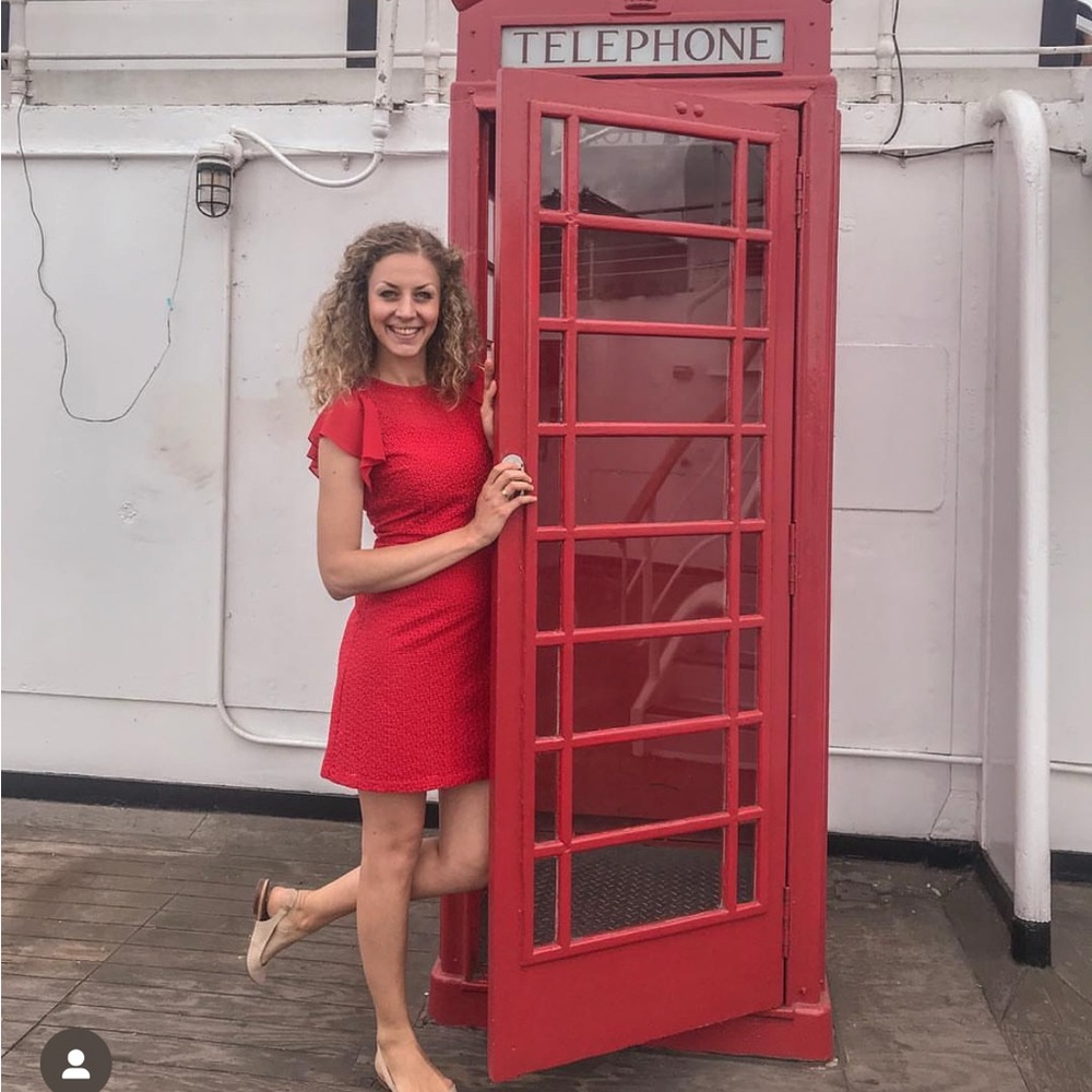 Red dress MK,